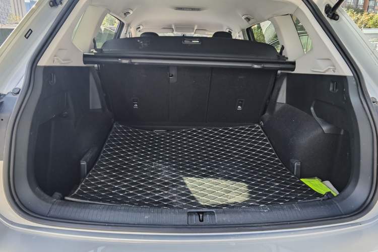 Used Volkswagen Tiguan L 2019 330TSI Automatic Two-Wheel Drive Luxury Edition China V Standard
