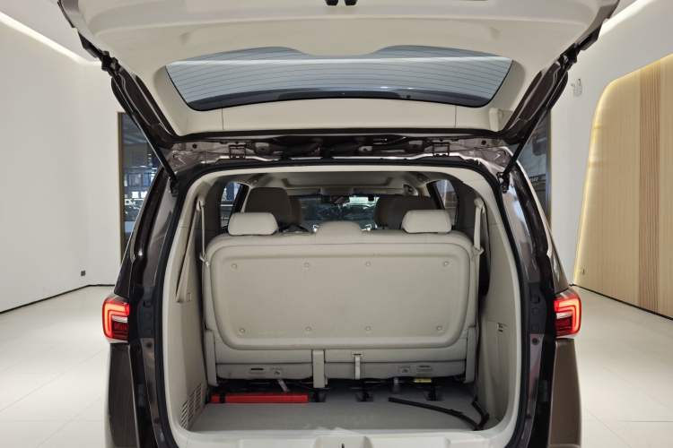 Used Buick GL8 2021 Land Cruiser Executive Class 652T Comfort Model