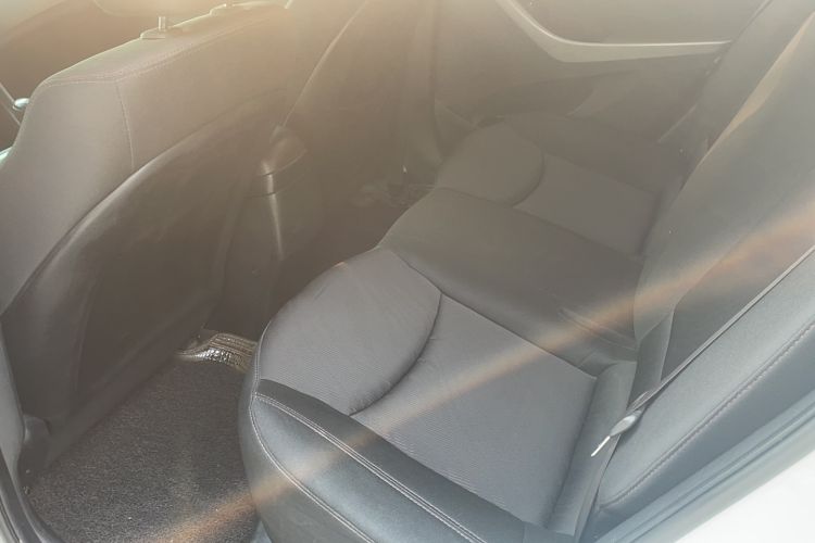 Used Hyundai Elantra (5th Generation / Langdong) 2015 1.6L Manual Fashion Edition
