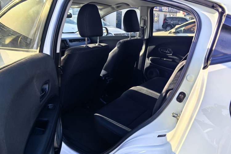 Used Honda Vezel 2015 1.5L CVT two-wheel drive Comfort trim
