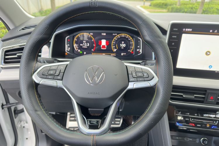 Used Volkswagen Tiguan L 2024 Outstanding Model 330TSI Automatic Two-Wheel Drive R-Line Dragon Glory Edition
