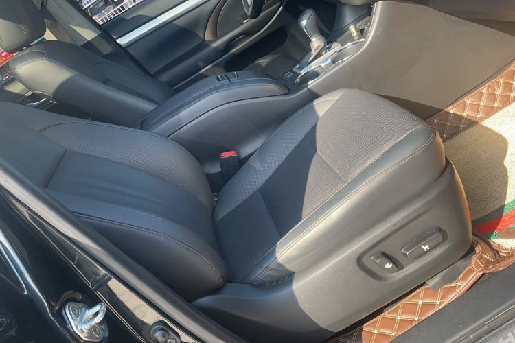 Used Toyota Highlander 2018 2.0T Four-Wheel Drive Luxury Version 7 Seats China VI Standard
