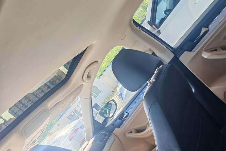 Used Volkswagen Sagitar 2015 1.6L Automatic Comfort Model
