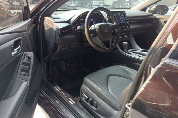 Used Toyota Avalon 2019 2.0L XLE Premium Edition China VI
