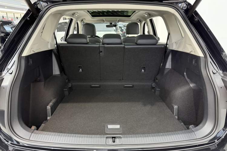 Used Volkswagen Tiguan L 2021 330TSI Automatic Two-Wheel Drive R-Line Flagship Edition
