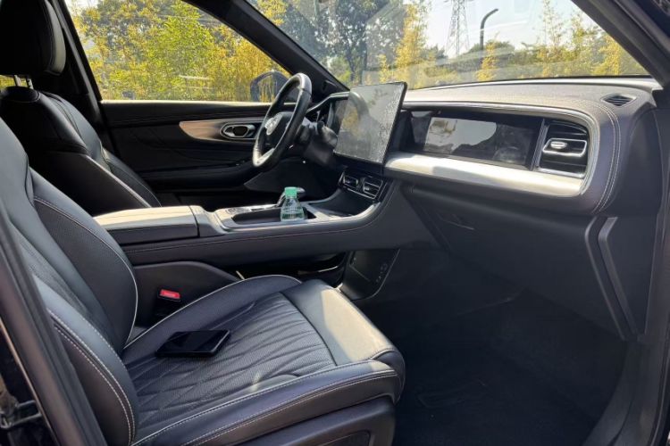 Used GAC Trumpchi GS8 2024 Linghang Series 2.0 TGDI Four-Wheel Drive Luxury Smart Connectivity Version