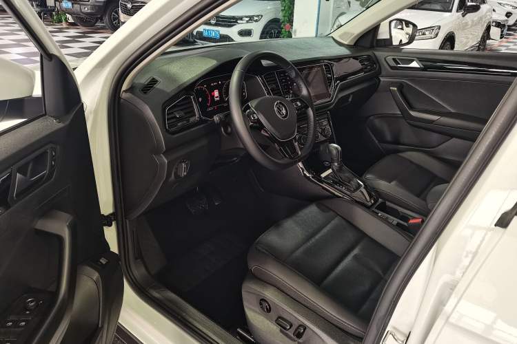 Used Volkswagen T-ROC 2022 280TSI DSG Two-Wheel Drive Comfort PLUS
