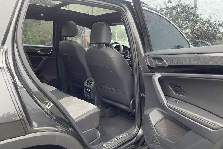 Used Volkswagen Tayron 2020 380TSI All-Wheel Drive R-Line Connected Version
