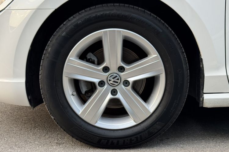 Used Volkswagen Lamando 2015 230TSI Manual Trend Edition
