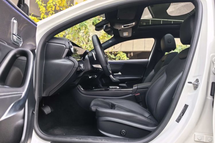 Used Mercedes-Benz A-Class 2022 Revised Version A 200 L Sport Sedan Fashionable Style
