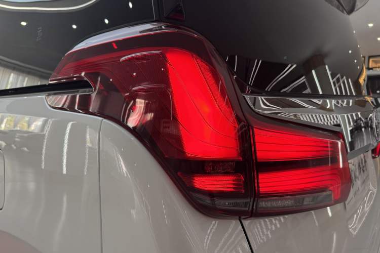 Used Toyota Alphard 2020 Dual-Engine 2.5L Prestige Edition
