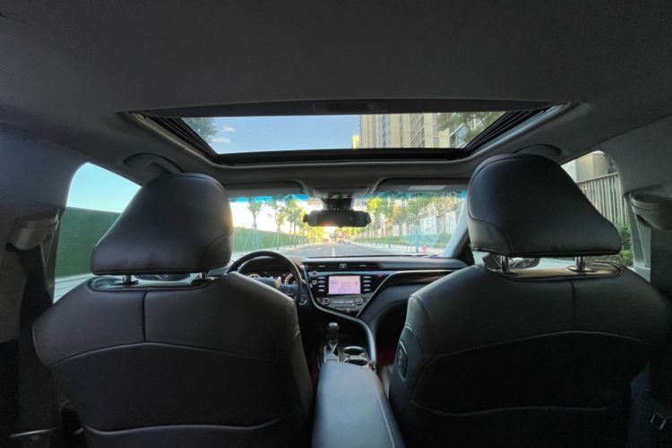 Used Toyota Camry 2018 2.0G Luxury Edition
