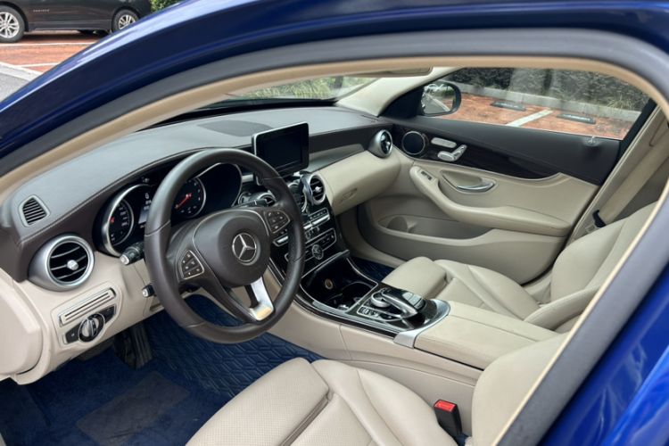 Used Mercedes-Benz C-Class 2015 C 200 L
