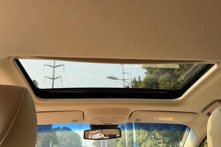 Used Buick GL8 2023 Land Executive Class 652T Luxury Model
