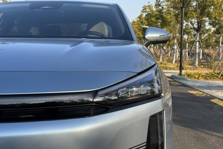 Used  L6 2025 EM-i 140km Starship Edition
