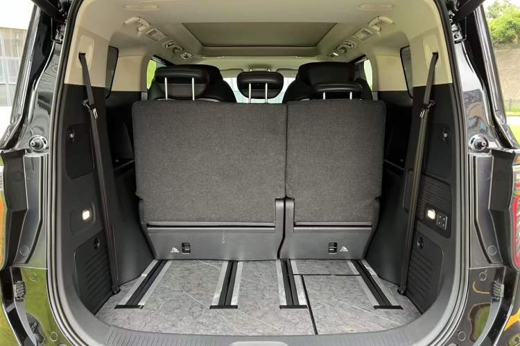 Used Hongqi HQ9 2023 2.0T Smart Connect Flagship Edition
