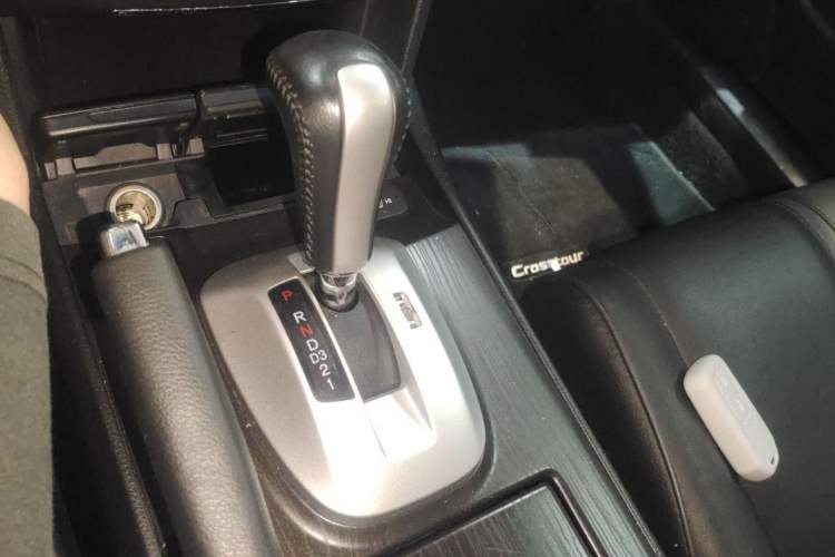 Used Honda Crosstour 2014 2.4L Luxury Edition
