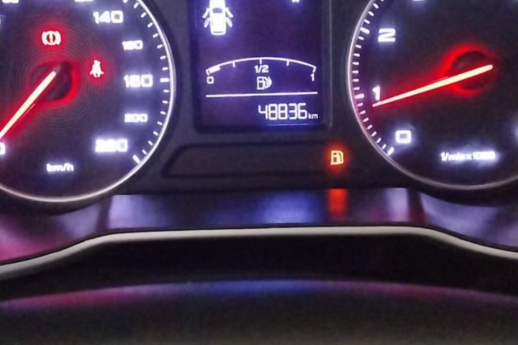 Used MG ZS 2020 Global Bestseller with 1.5L Engine Manual Transmission and a Massive 65-Inch Panoramic Sunroof Version
