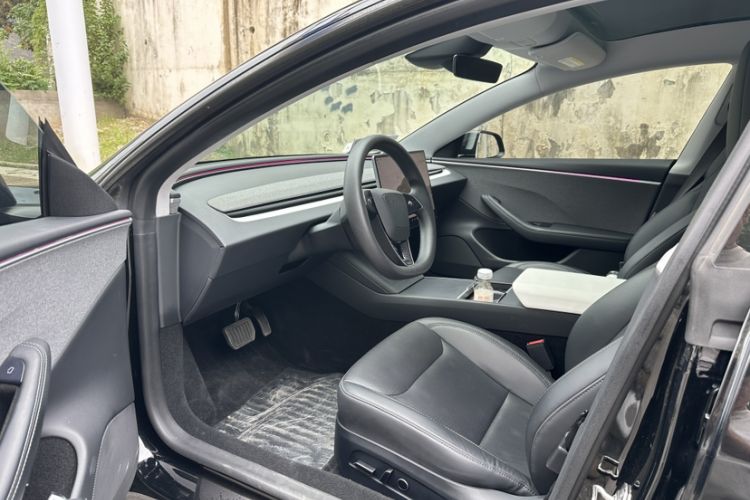 Used Tesla Model 3 2023 Rear-Wheel-Drive Version
