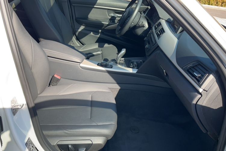 Used BMW 3 Series 2015 320Li Luxury Edition Fashion Model
