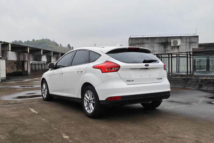 Used Ford Focus 2015 Hatchback 1.6L Automatic Fashion Edition
