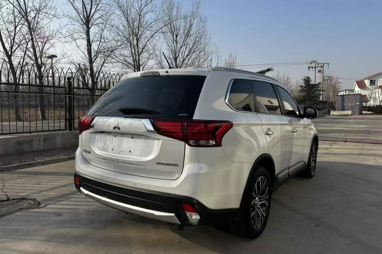 Used Mitsubishi Outlander 2016 2.4L 4x4 Elite Edition 5 Seats