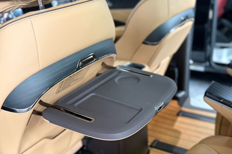 Used Denza D9 2024 DM-i 980 Four-Wheel Drive Prestige Model
