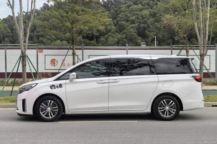 Used Buick GL8 2023 ES Lu Zun Deluxe and Yue Edition
