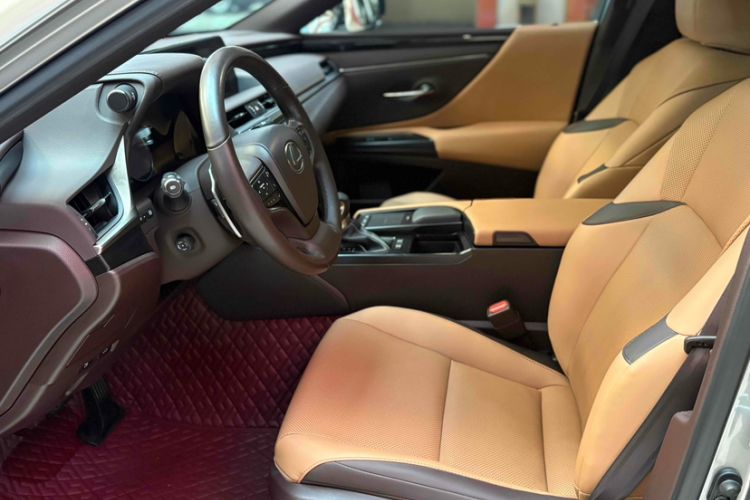 Used Lexus ES 2020 200 Excellence Edition
