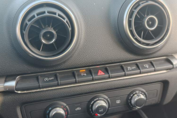 Used Audi A3 2016 Limousine 35 TFSI Prestige Edition
