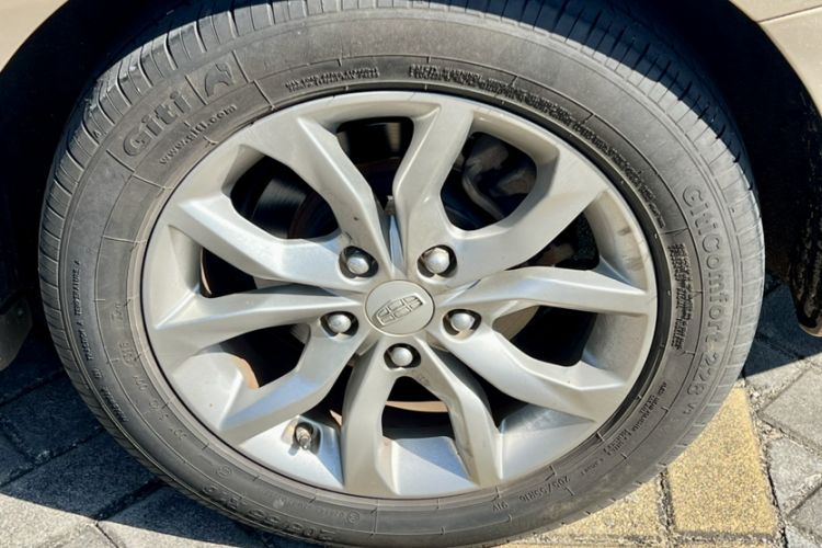 Used Geely Auto Emgrand GL 2017 1.8L Manual Elite Model
