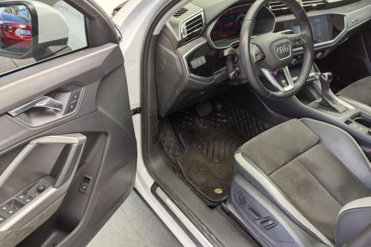 Used Audi Q3 2019 35 TFSI Advanced Dynamic Edition