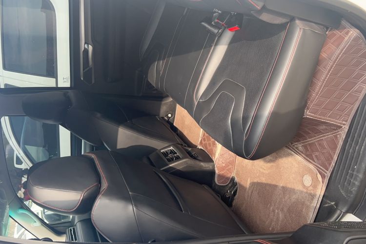 Used JAC T8 2018 2.0T Diesel Two-Wheel Drive Luxury Trim with Dual HFC4DB2-1D
