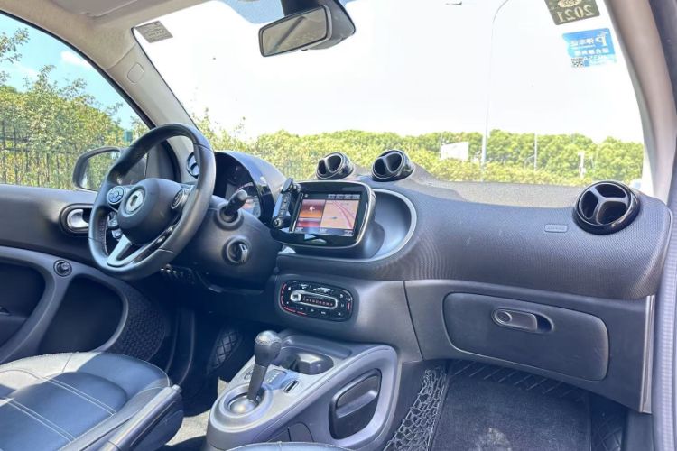 Used  fortwo 2019 0.9T 66kW Hardtop Pioneer Edition China VI
