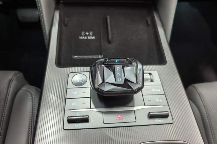 Used BYD Song L DM-i 2025 Intelligent Driving Version 160 km Beyond-Range Type
