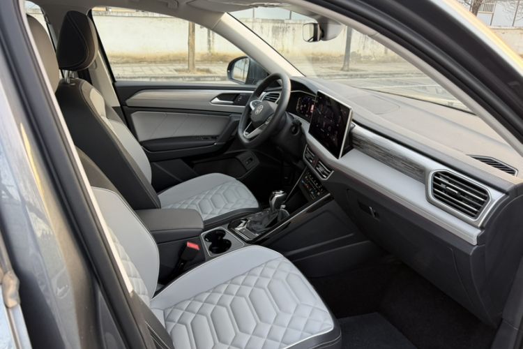 Used Volkswagen Tayron 2023 330TSI Two-Wheel-Drive R-Line High-Energy Version
