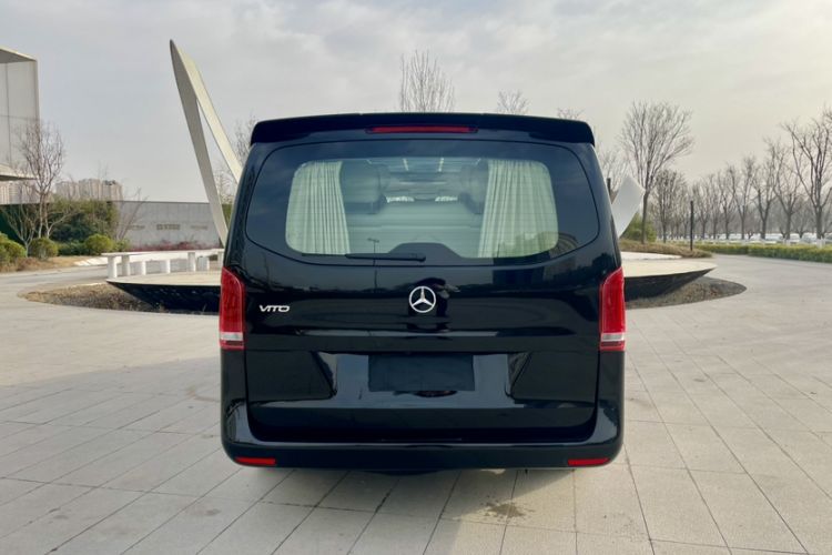 Used Mercedes-Benz Vito 2018 2.0T Elite Version 7 Seats China VI Emission Standard
