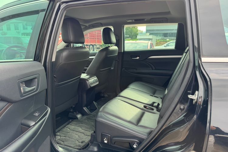 Used Toyota Highlander 2018 2.0T Four-Wheel Drive Prestige Version 7 Seats China VI Standard
