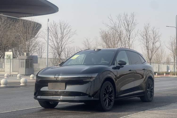 Used Zeekr 7X 2025 100 kWh Long-Range Rear-Wheel Drive with Intelligent Driving Features
