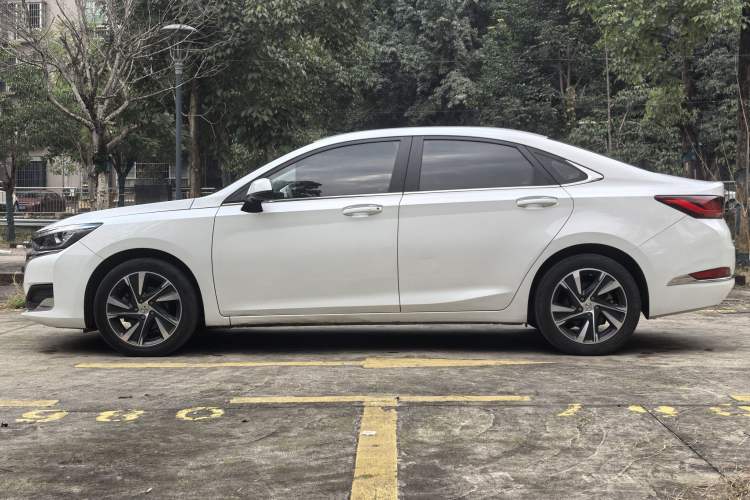 Used BAIC Beijing U7 2019 1.5T Manual Elite Edition China VI