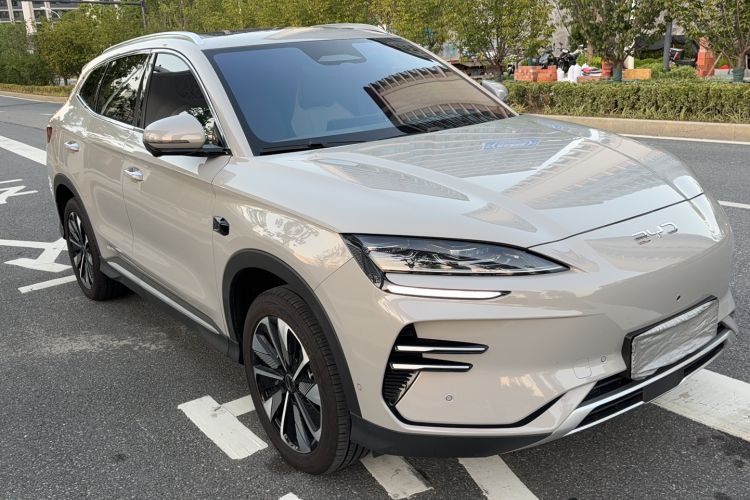 Used BYD Song PLUS New Energy 2025 EV Intelligent Driving Edition 520km Luxury Model
