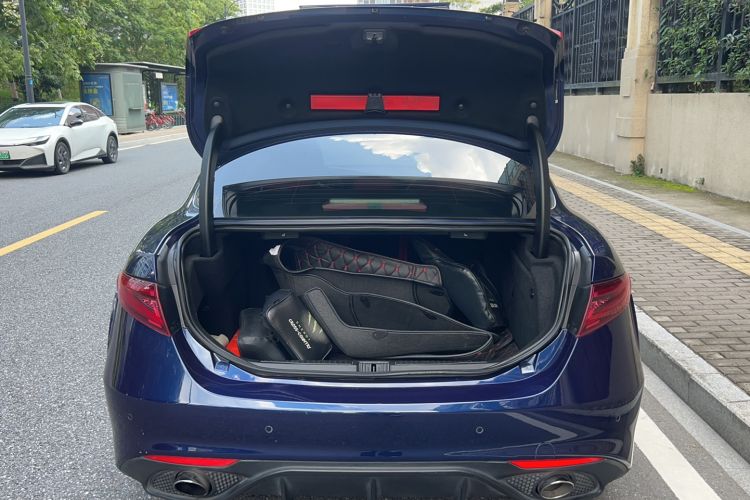 Used Alfa Romeo Giulia 2017 2.0T 200HP Luxury Edition