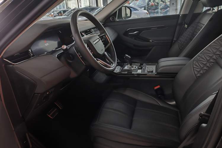 Used Land Rover Range Rover Evoque 2023 Aurora L 249 PS Collins Antique Bronze Special Edition
