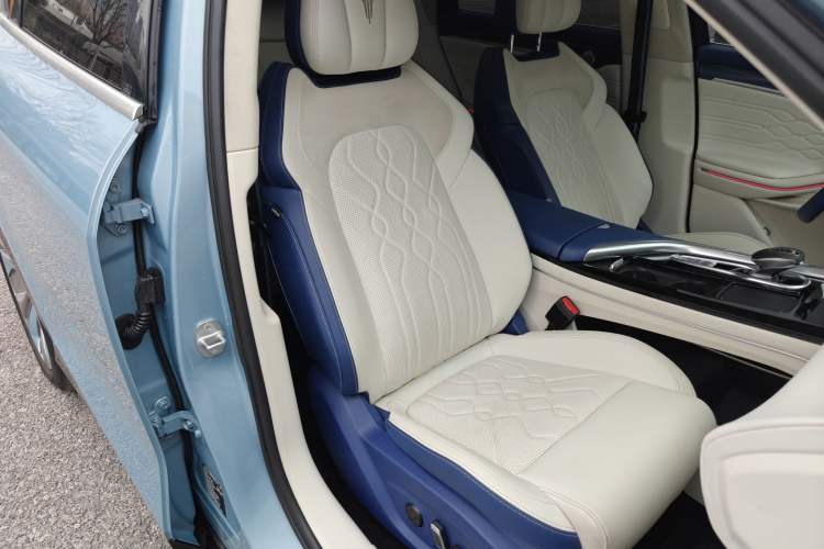 Used VOYAH FREE 2021 Four-Wheel Drive Extended-Range First Edition Commemorative Edition Exclusive Luxury Package
