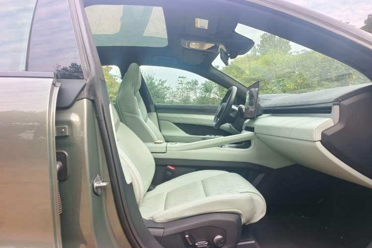 Used Zeekr 001 2025 WE Edition 100 kWh Rear-Wheel Drive