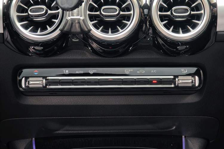 Used Mercedes-Benz GLB 2021 GLB 200 Dynamic Edition
