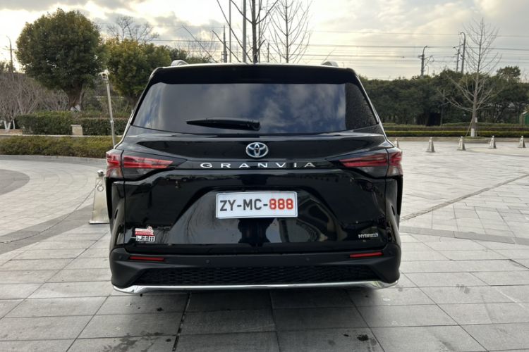 Used Toyota Granvia 2024 2.5L Hybrid Comfort Edition