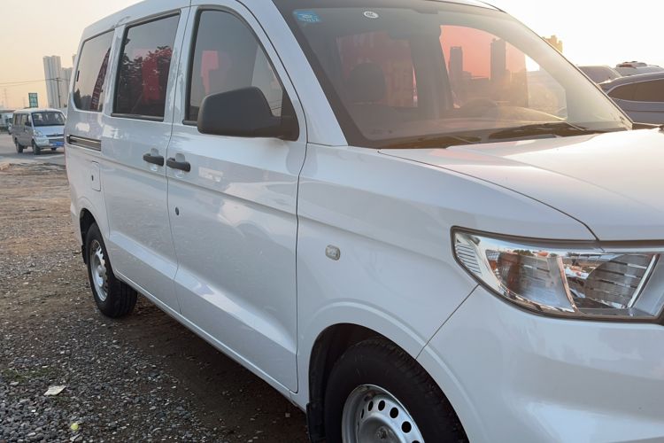 Used Wuling Hongguang V 2019 1.5L Jingqu Version China VI LAR
