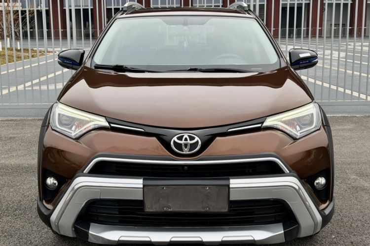 Used Toyota RAV4 2019 2.0L CVT Two-Wheel Drive Fashion X Limited Edition China V Standard
