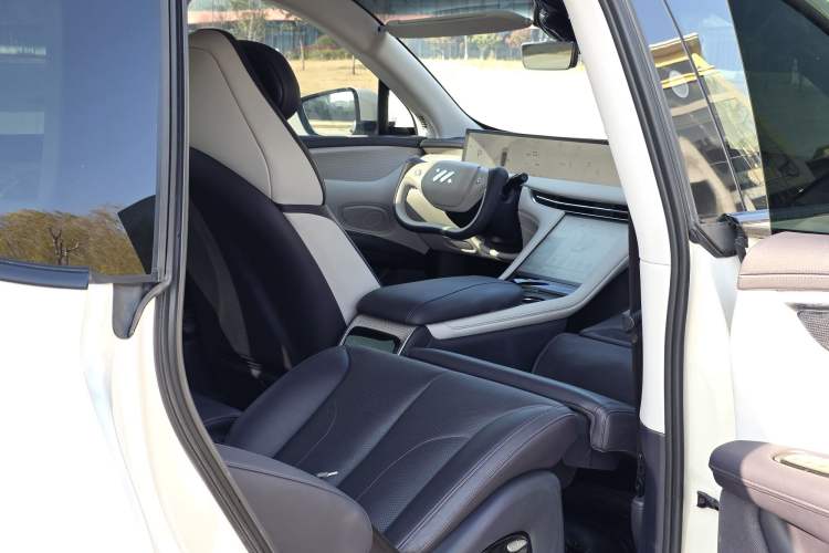 Used  LS7 2023 90 kWh Elite Rear-Drive Version